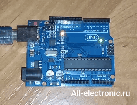 мигание встроенным светодиодом Ардуино UNO